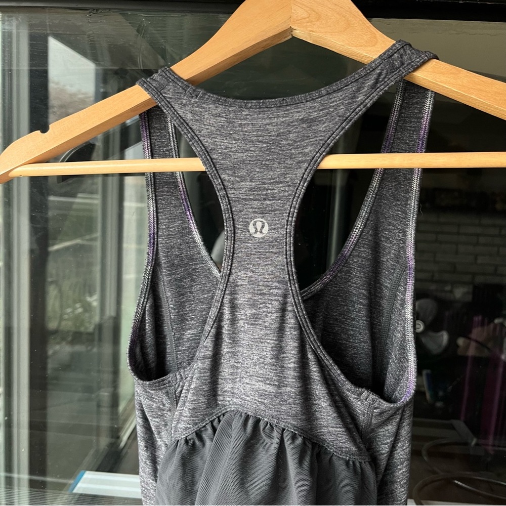 Lululemon Gray Marle Mesh Triple Ruffle Mesh Cool Racerback Tank! - Picture 2 of 5